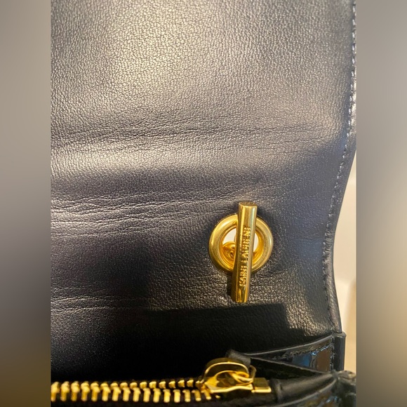 YSL MEDIUM VICKY WALLET IN A CHAIN MARINE BLUE (NOT BLACK) PATENT LEATHER - Picture 11 of 12